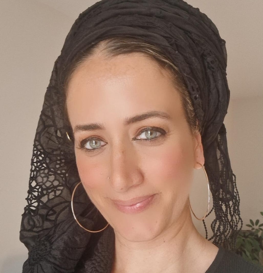 הגב' דנה קינד